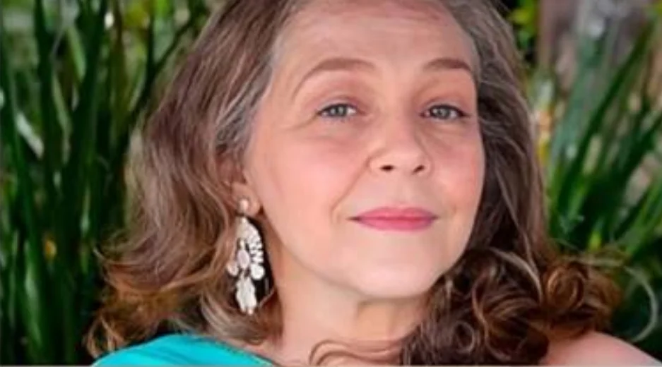 Em estado terminal, atriz foi mantida viva só para concluir a novel… Ver mais